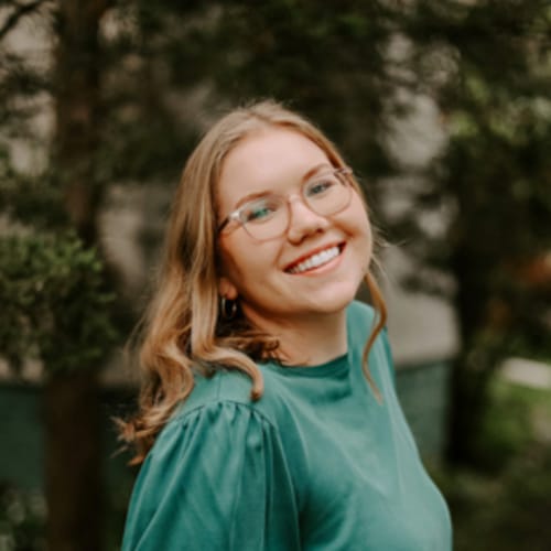 Headshot of Hannah Hinds, LMFT