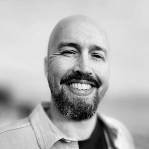 Headshot of Vincent Henneburg, LCSW