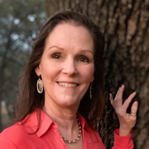 Headshot of Linda Owen, LPC