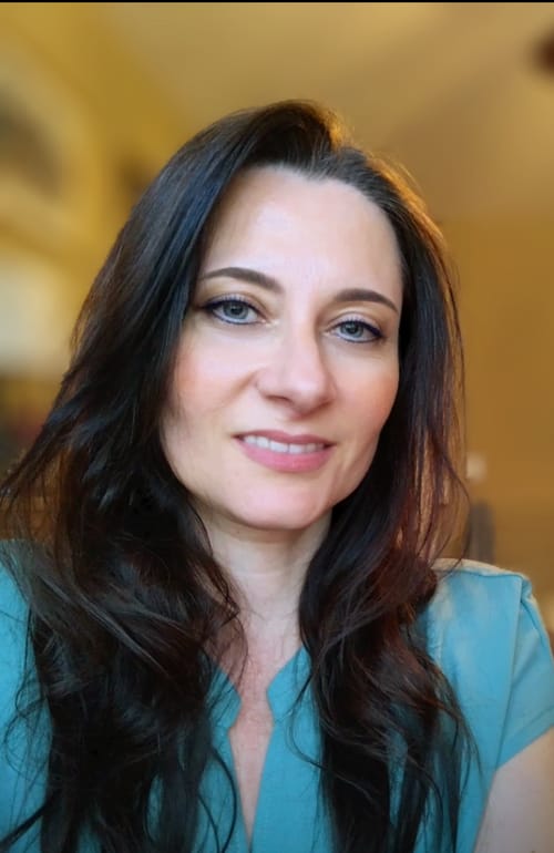 Headshot of Fia DiMauro, LMHC