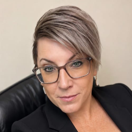 Headshot of Julie Thompson, LCSW