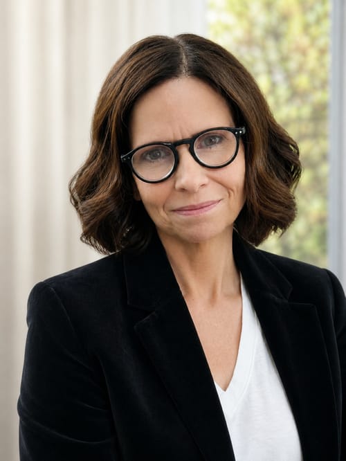 Headshot of Annlyn Armstrong, LCSW