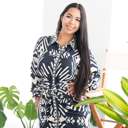 Headshot of Yesenia Delgado, LMFT