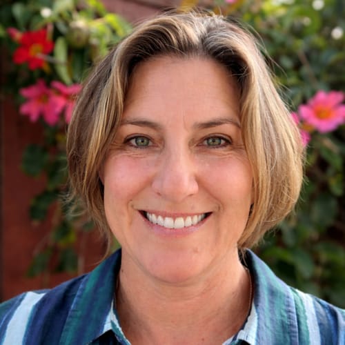 Headshot of Renee Demirdjian, LMFT