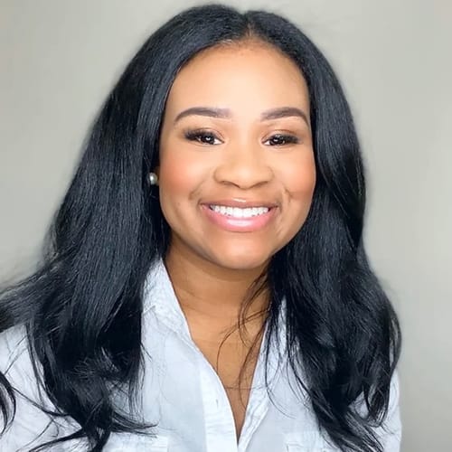 Headshot of Alicia Battle, LCMHC