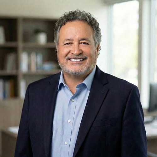 Headshot of Carlos Olmos, LMFT