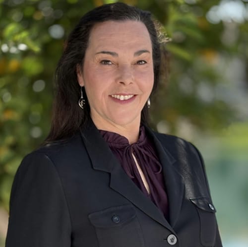 Headshot of Elizabeth Bashnick, LICENSED_PSYCHOLOGIST