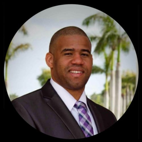 Headshot of Roston Moss, APRN