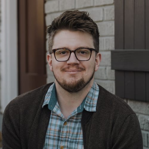 Headshot of Lee Girion, LCSW