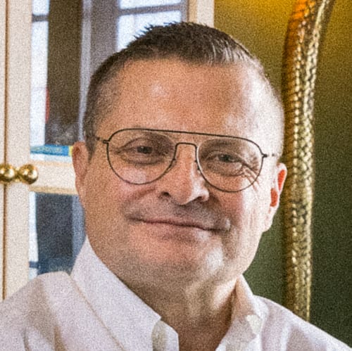 Headshot of David Brooks, PSYCHOLOGIST