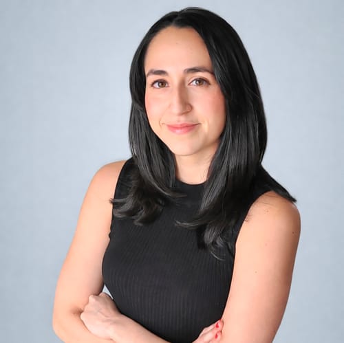 Headshot of Lesley Perez, LCSW