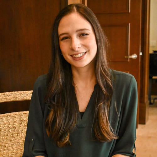 Headshot of Ariana Orosz, LMHC