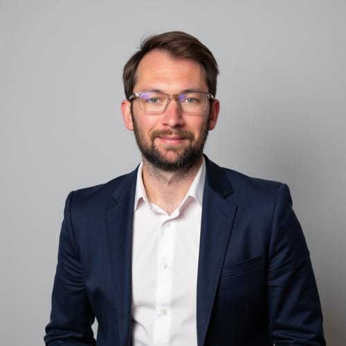Headshot of Clifford McManus, LCSW