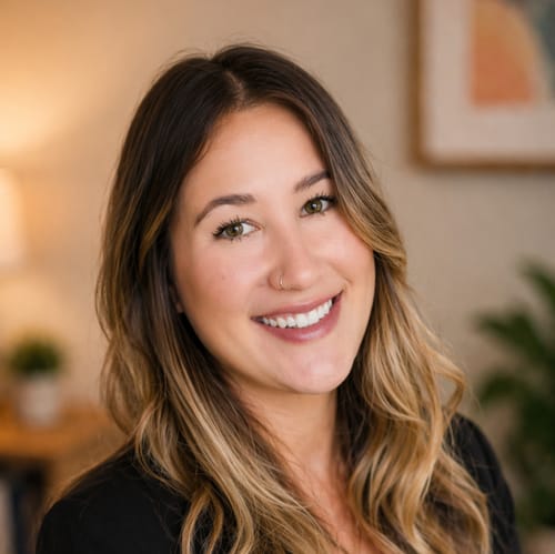 Headshot of Halle Bush, LCSW