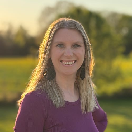 Headshot of Amanda Hill, LMHC