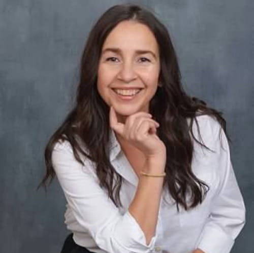 Headshot of Manuela Hawes, LCSW