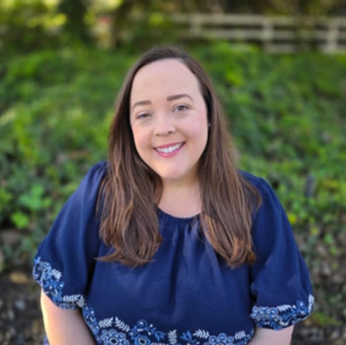 Headshot of Lindsay Siddons, LMFT