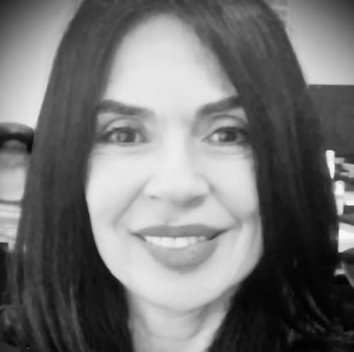 Headshot of Deborah Texeira, LMFT