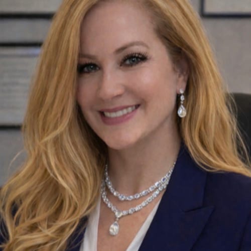 Headshot of Gelza Salazar, LMFT