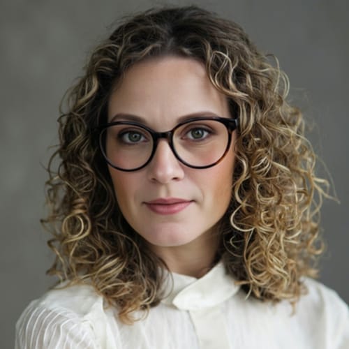 Headshot of Michelle Jacobs, LMHC
