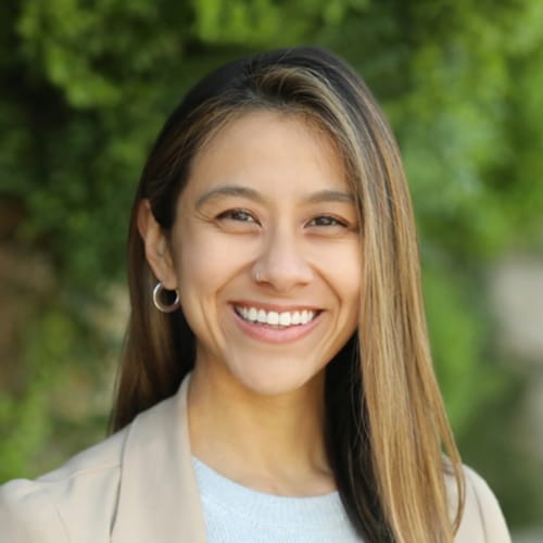 Headshot of Therese Apontti, LMFT