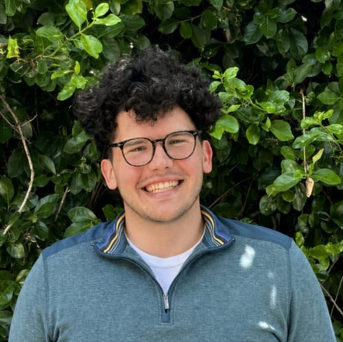 Headshot of Davis Hoffman, LCSW