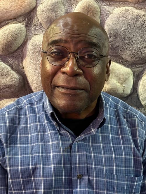 Headshot of Earl Davis, LCSW