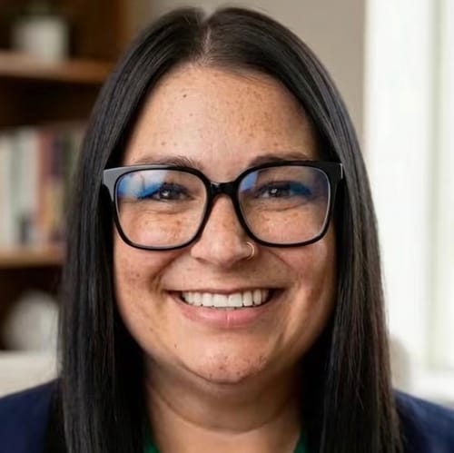 Headshot of Kami Diaz, LCSW