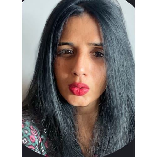 Headshot of Gayathri Chandran, LCSW