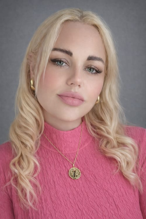 Headshot of Ashley Huey, LPC