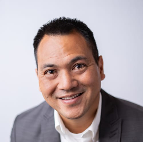 Headshot of Justin Der, LCPC