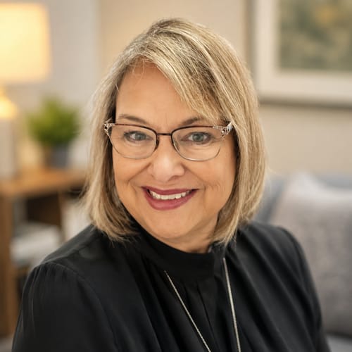 Headshot of Lisa Smith, LCSW