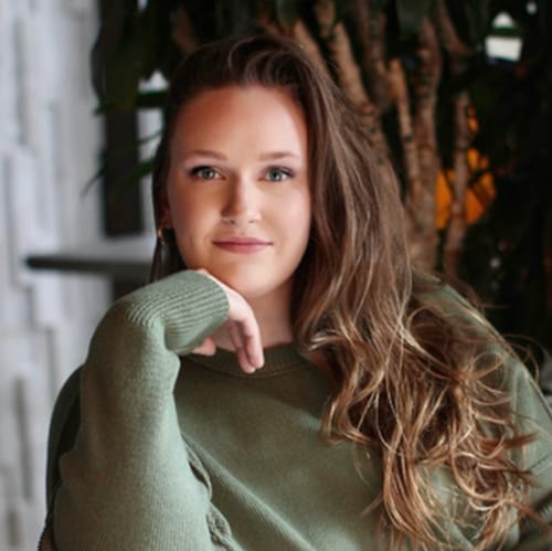 Headshot of Kelle Carver, LCMFT
