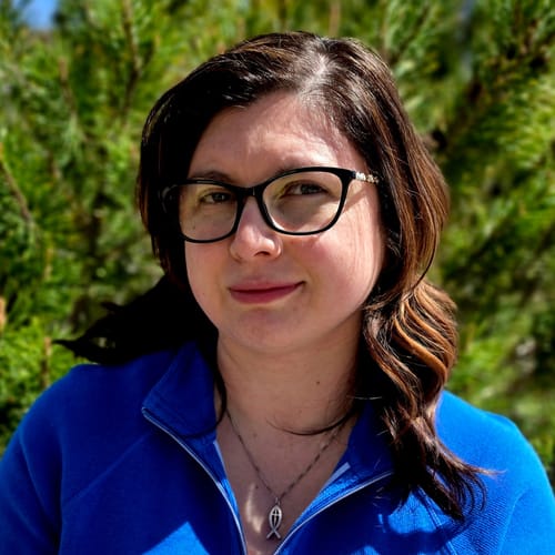 Headshot of Elle C, LPC