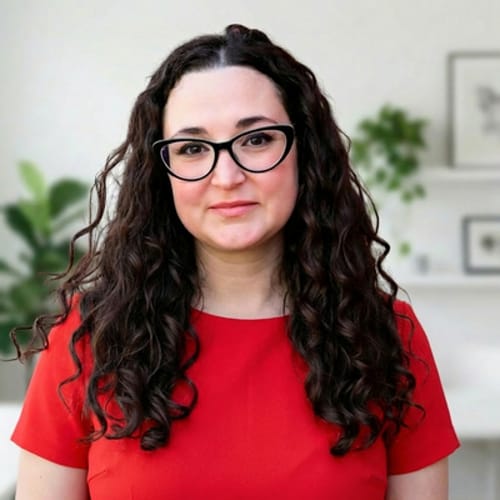Headshot of Deanna Mcculloch, LPC