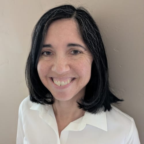Headshot of Elizabeth Quill, LCSW