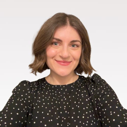 Headshot of Thais Bagiatis, LPC