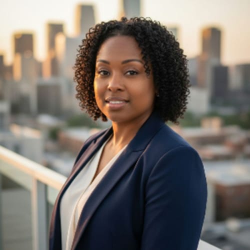 Headshot of T'onna Logan, LPC