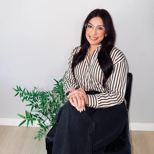 Headshot of Hudia Hashemeyan, LCSW