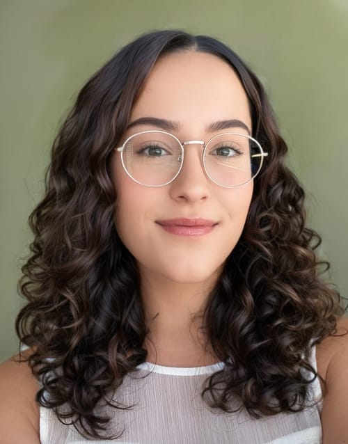 Headshot of Autumn Holm, LCSW