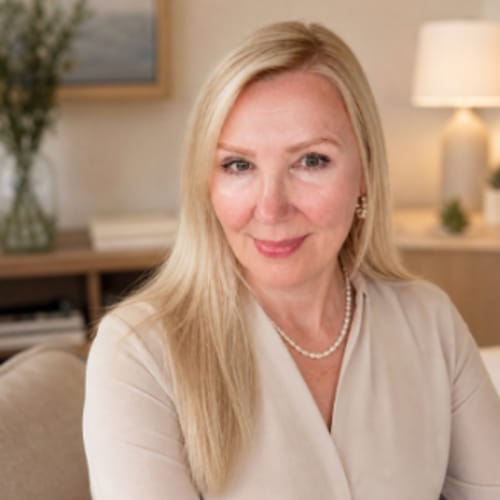 Headshot of Veronika Bloom, LICSW