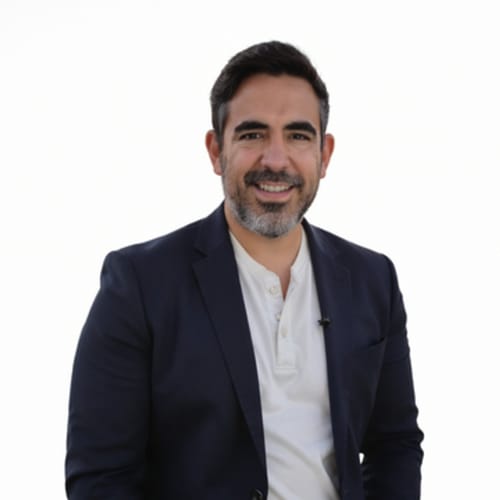 Headshot of Andrew Clavijo, APRN