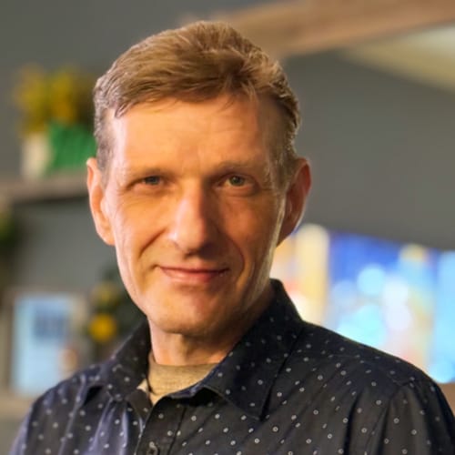 Headshot of Kenneth Vick, LCPC