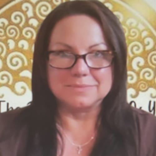 Headshot of Elizabeth Frank, LMFT
