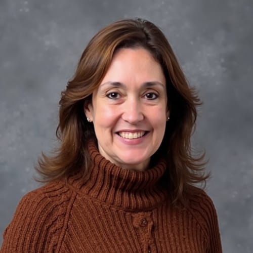Headshot of Helena Correia, APN