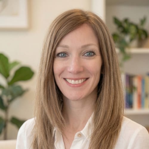Headshot of Elizabeth Nass Moschella, LCSW