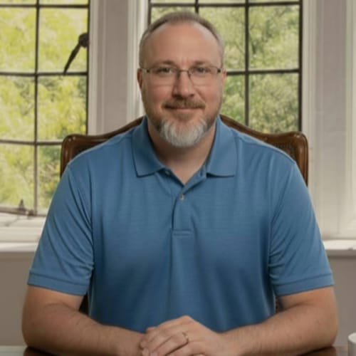 Headshot of Joe Lyznick, LMFT