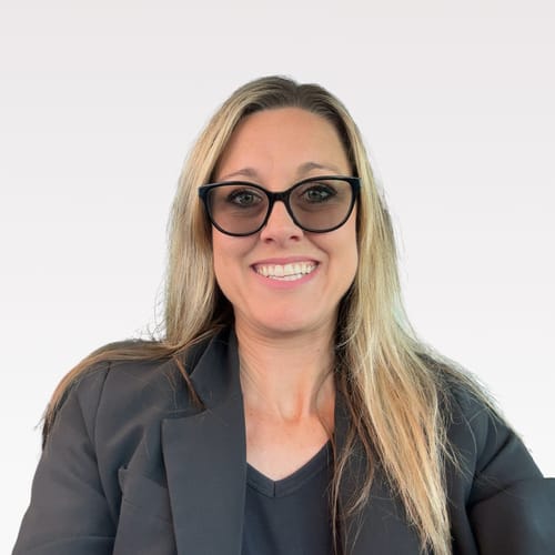Headshot of Lisa Harris, LMFT