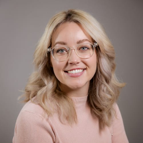 Headshot of McKenzie Dearing, LCSW