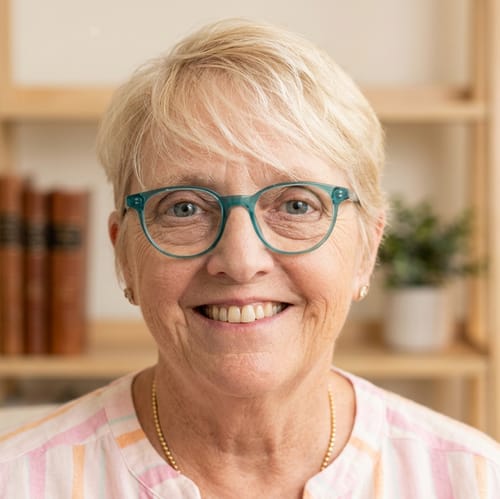 Headshot of Joyce Mierzejwski, LMHC